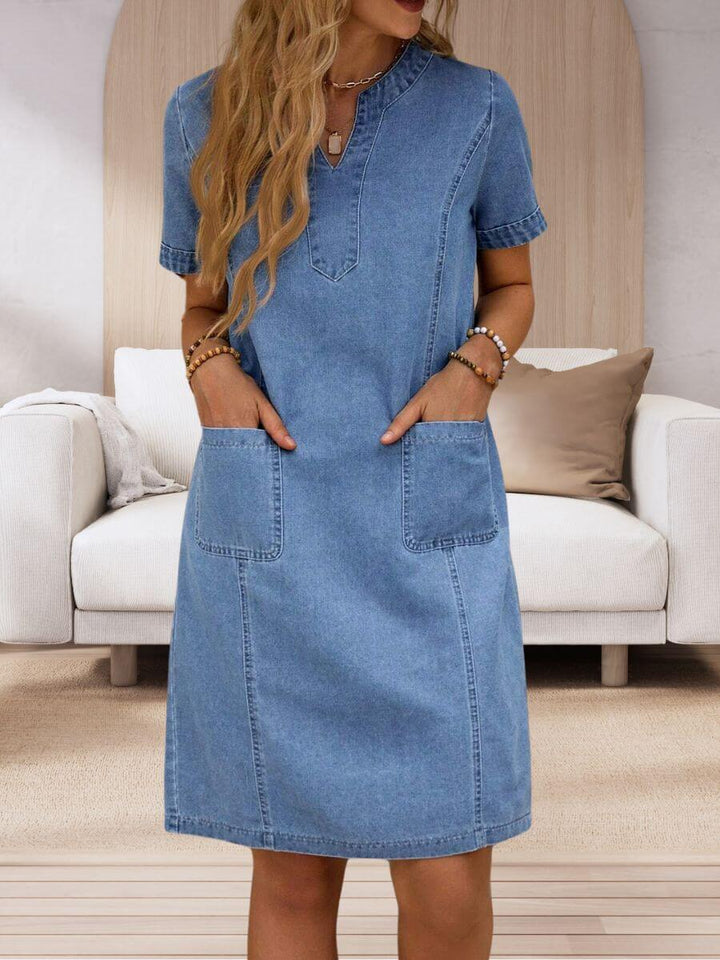 Amanda™ - V-hals Sommerkjole i Myk Denim