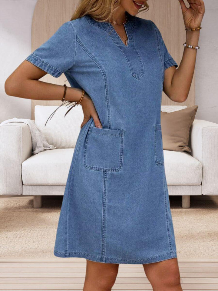Amanda™ - V-hals Sommerkjole i Myk Denim