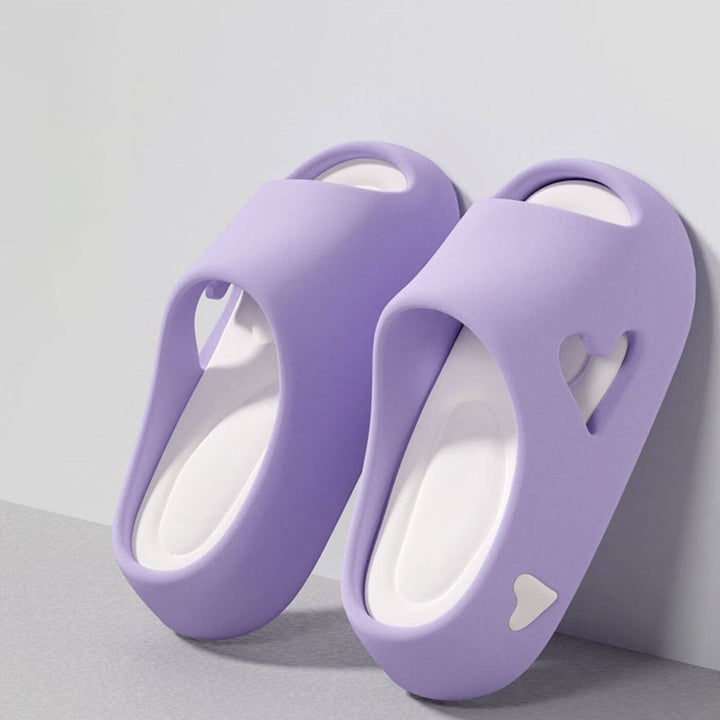 Amora™ - Flip flops med hul hjerte-design og skyfølelse