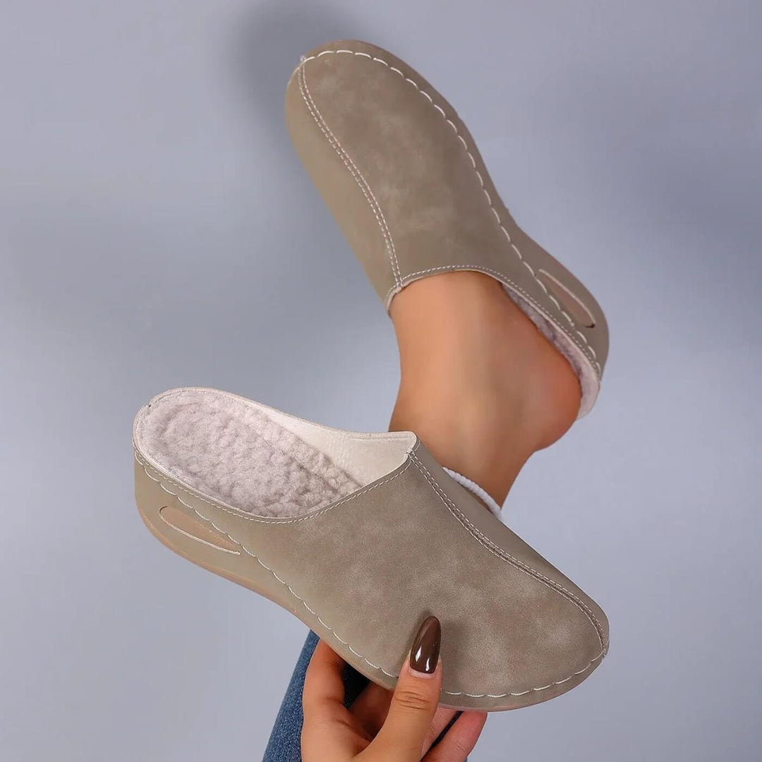 Elise™ – Orthopedic Fleece Slippers