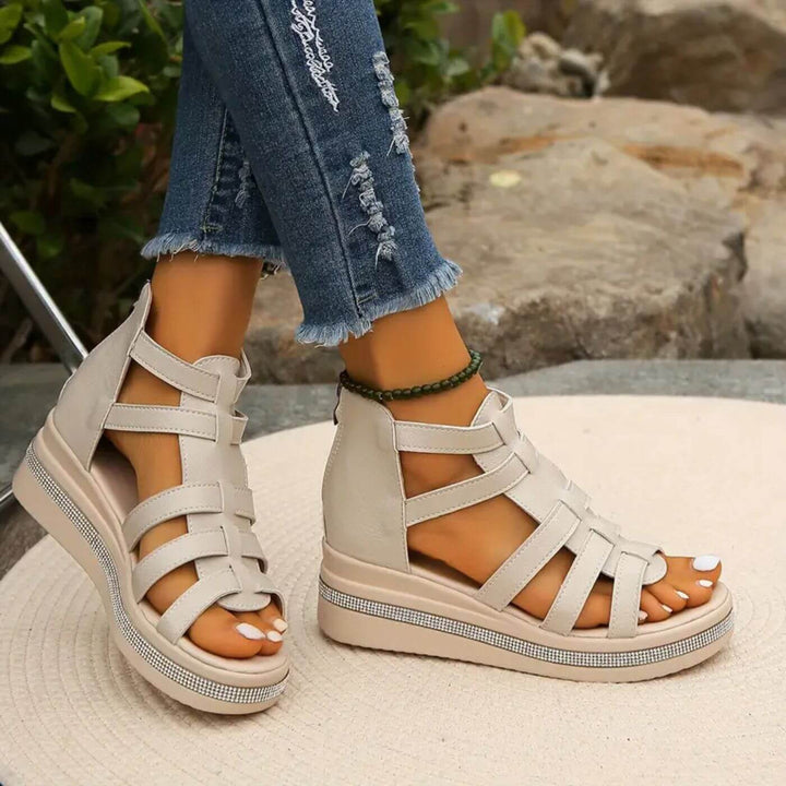 Inga™ – Elegante Ortopediske Kilesandaler