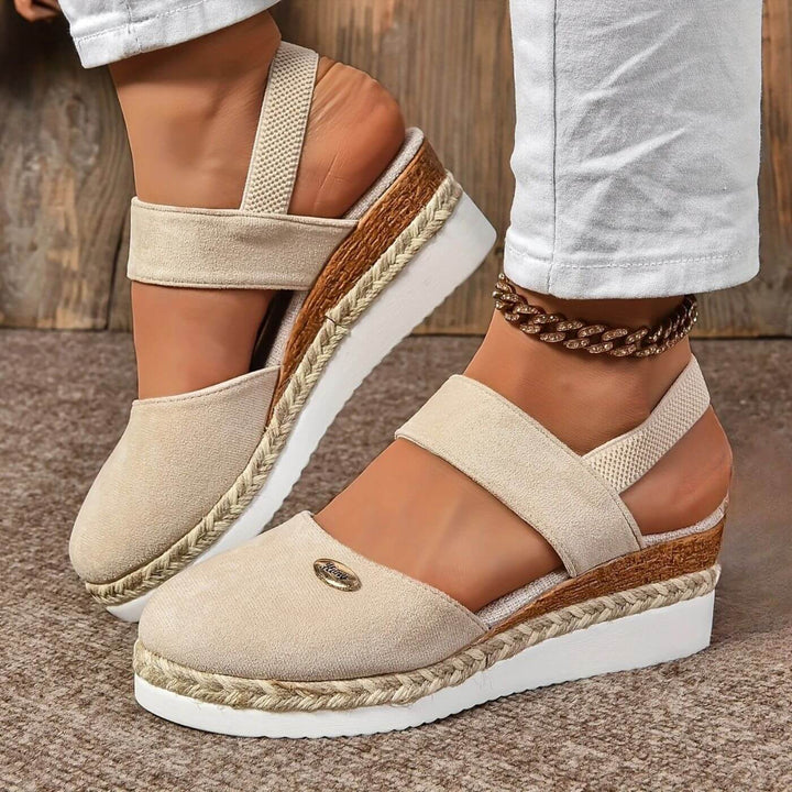Karen™ – Elegante Ortopediske Kilesandaler med Lukket Tå