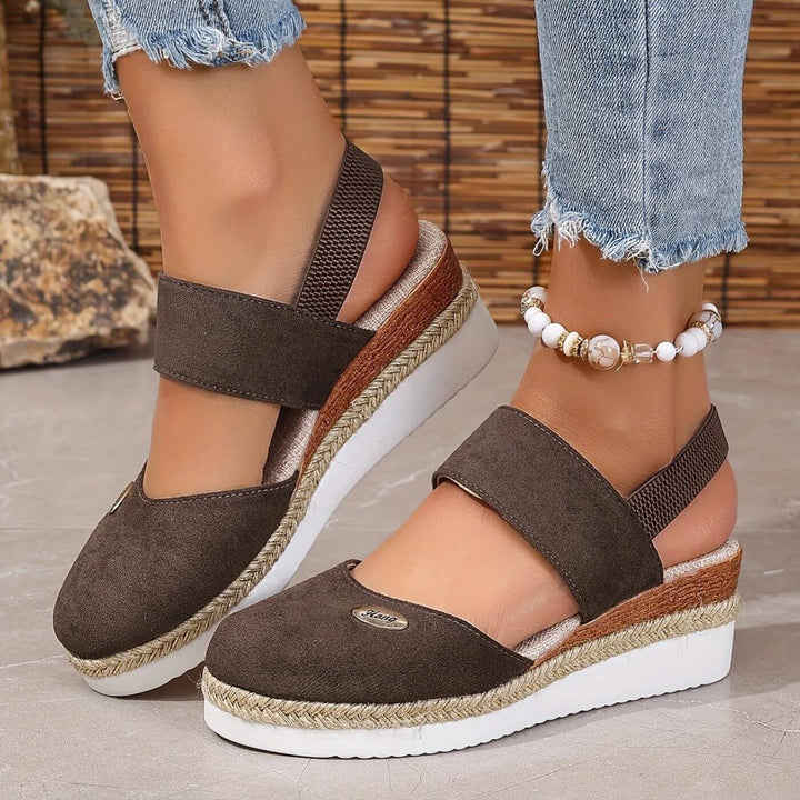 Karen™ – Elegante Ortopediske Kilesandaler med Lukket Tå