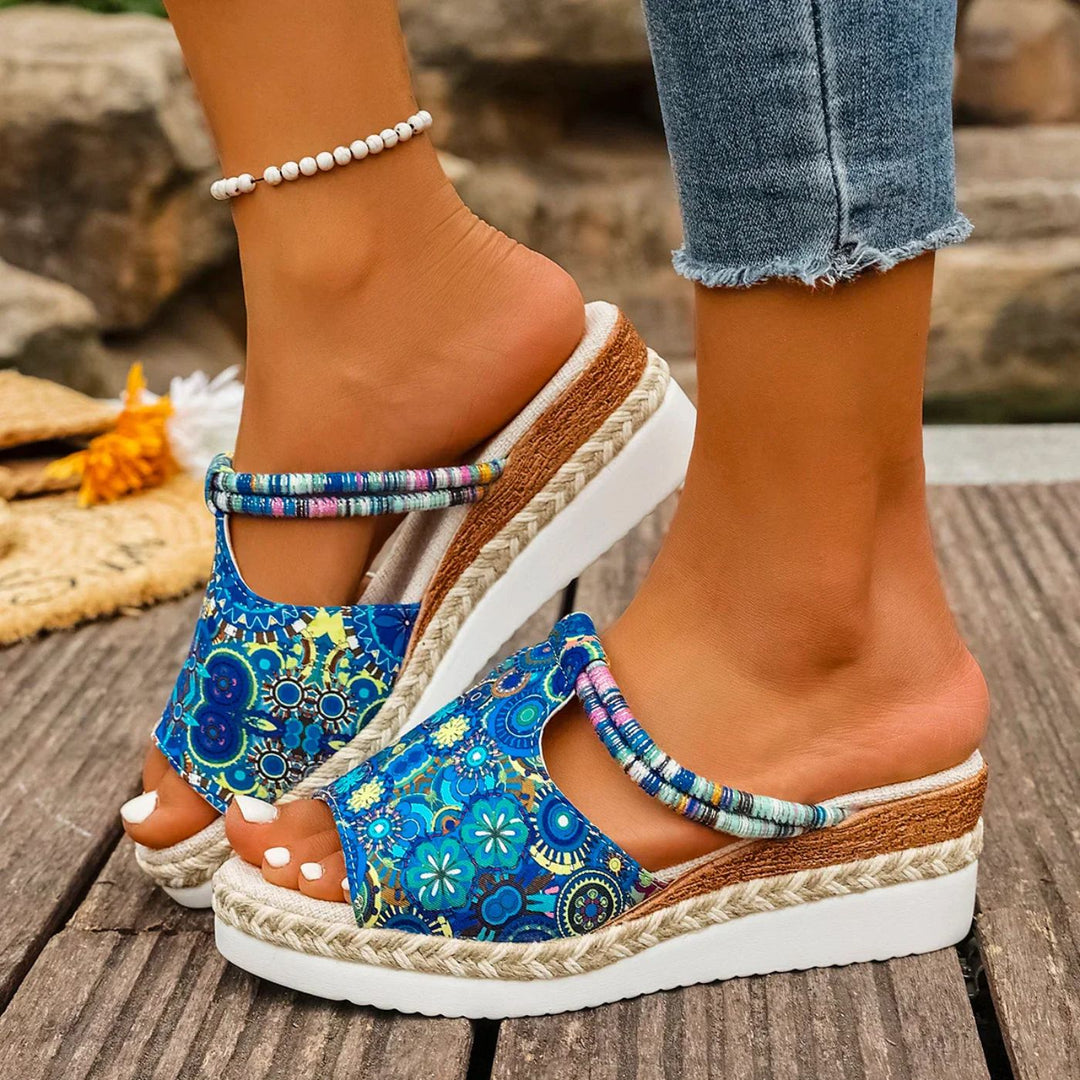 Marita™ – Ortopediske Kilesandaler i Flere Farger