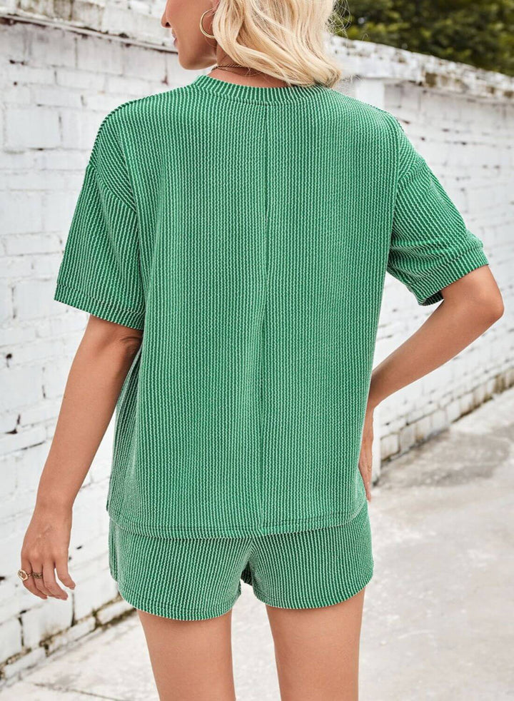 Petra™ – Behagelig Ribbestrikket Topp og Shorts Sett