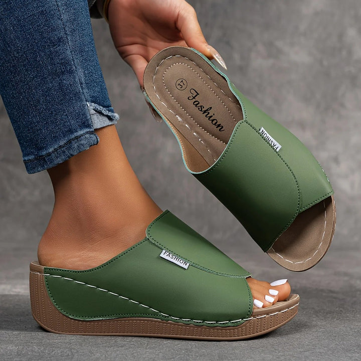 Julie™ – Polstret Bue Støtte Plattform Sandle.