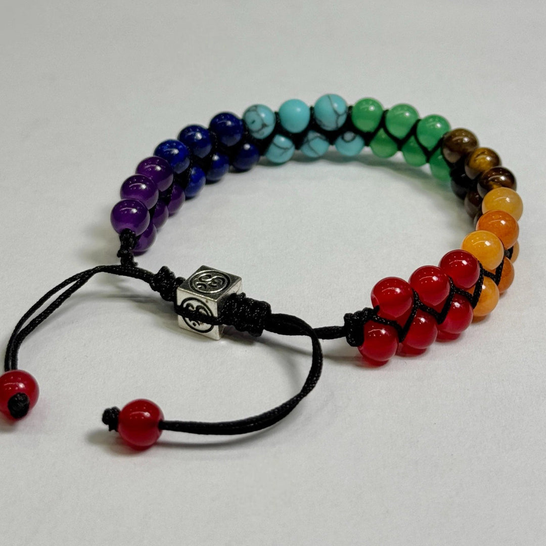 Aura™ – Armbånd med perler av 7 chakra edelstener