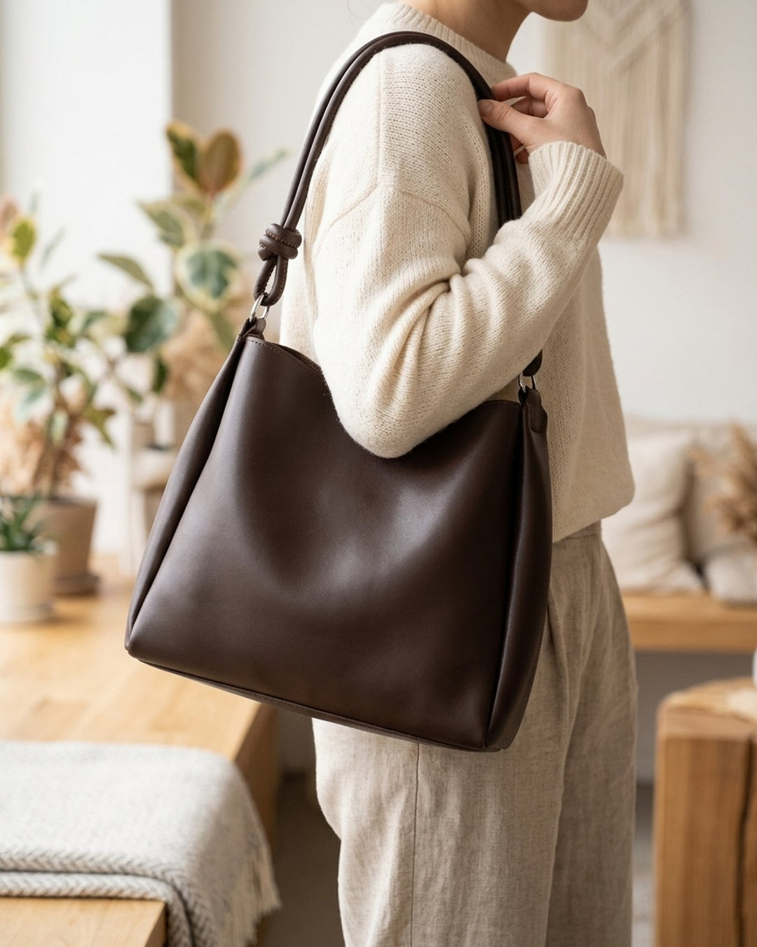 Martine™ – Knutet håndtak Slouchy Bucket Tote Bag