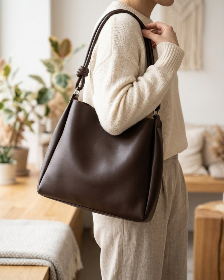 Martine™ – Knutet håndtak Slouchy Bucket Tote Bag