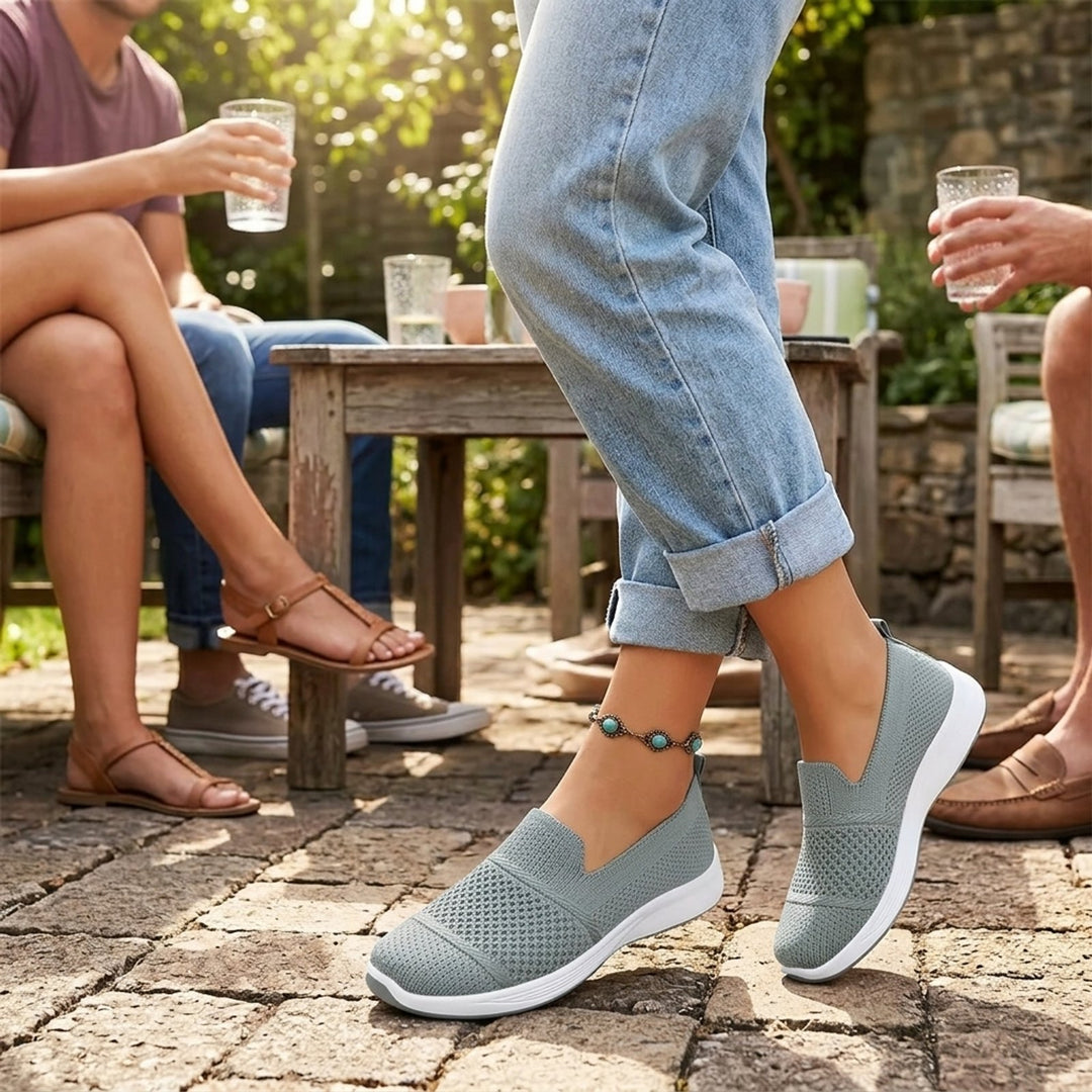 Anya™ – Ortopediske Slip-On Sneakers med Hæl- og Plantarstøtte