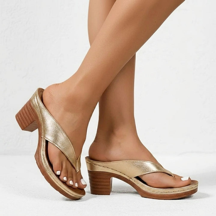 Heidi™ – Plattformsandal med blokkheel og tanga