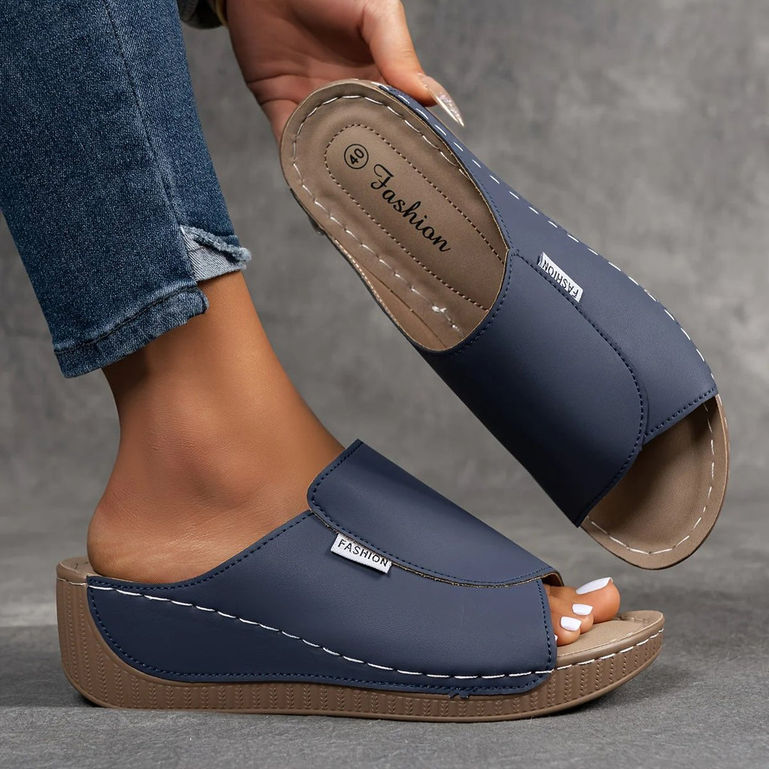 Julie™ – Polstret Bue Støtte Plattform Sandle.