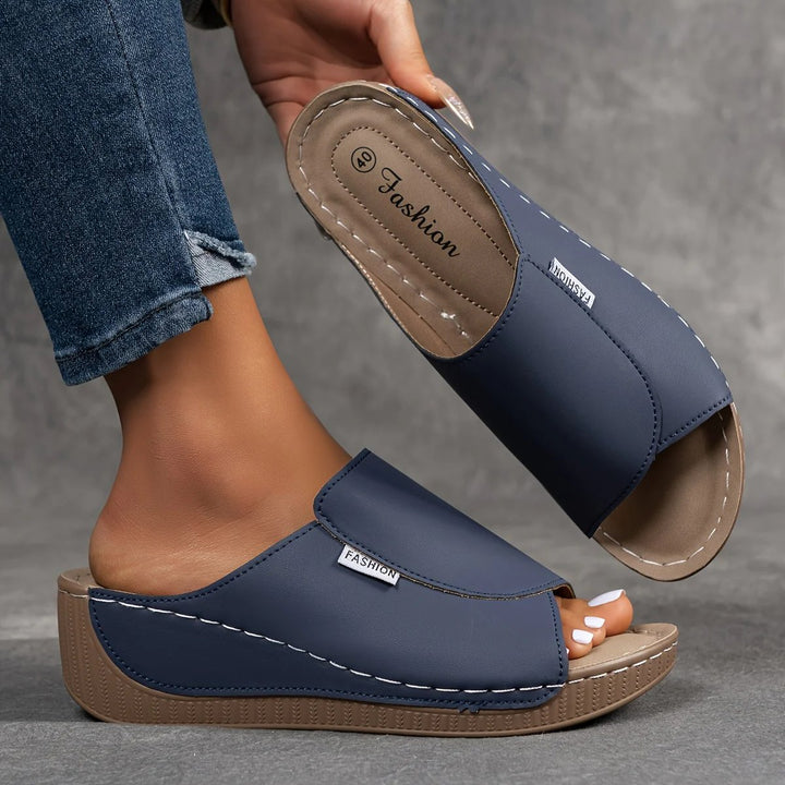 Julie™ – Polstret Bue Støtte Plattform Sandle.