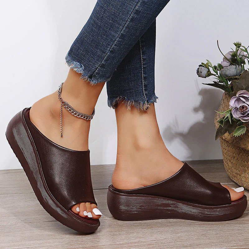 Gry™ – Ortopediske plattform sandaler med slip-on design