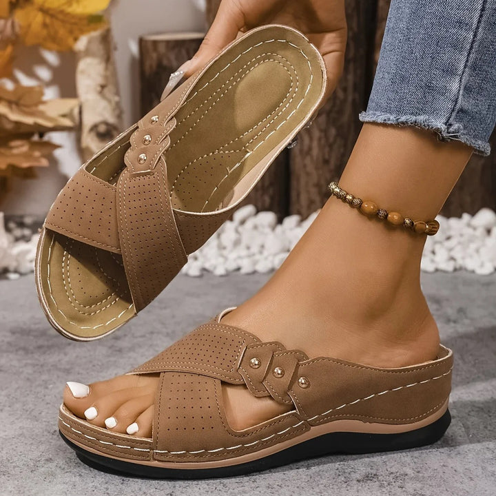 Fiona™ – Ortopediske polstrede kile-sandaler