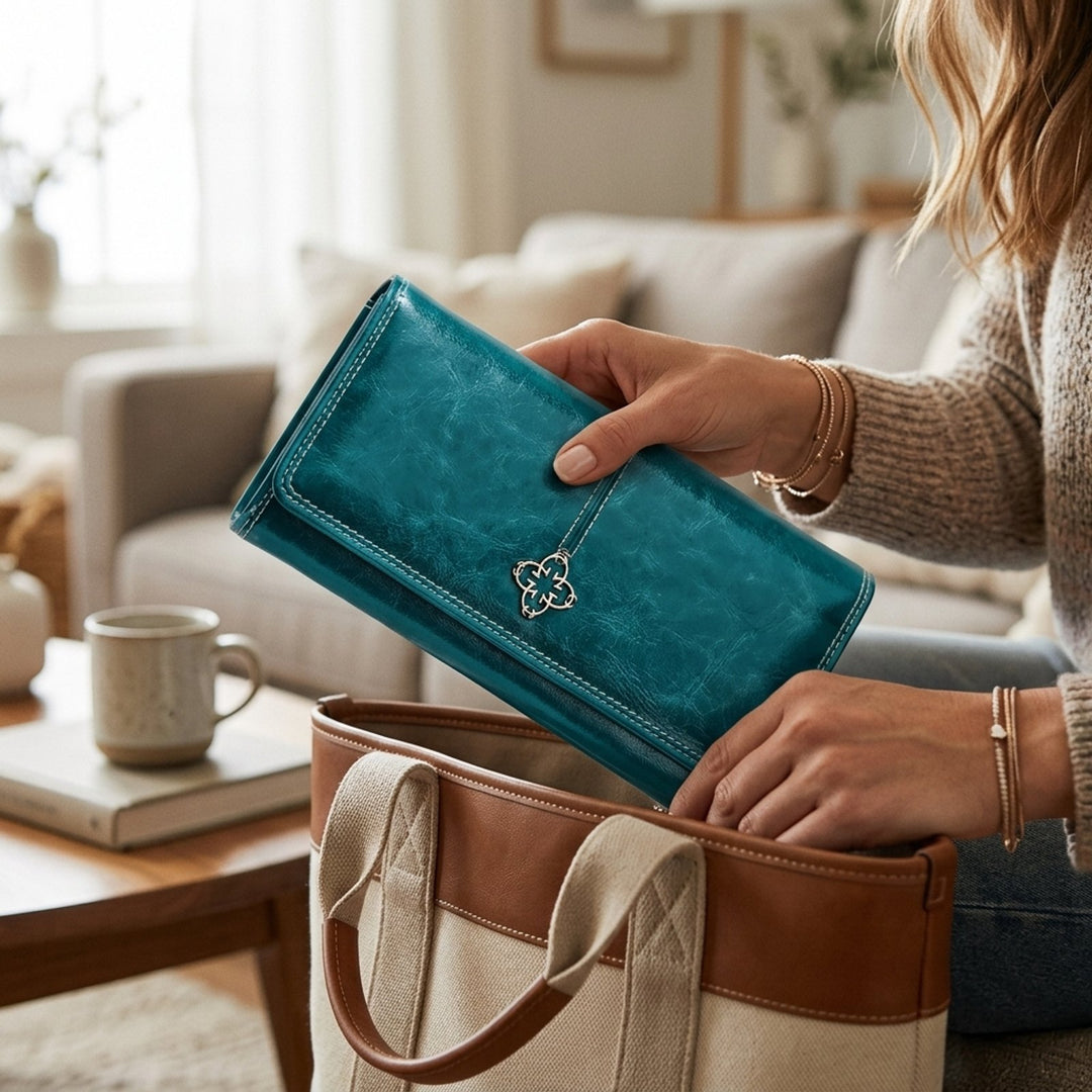 Victoria™ – Ekte skinn tri-fold lommebok med dekorativt hardware