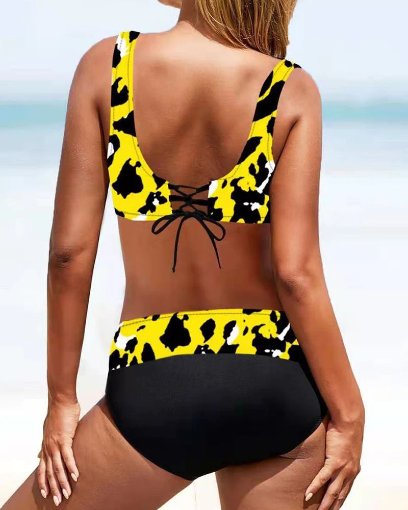 Rosa™ – Fargerik Twist-Front Bikini Sett