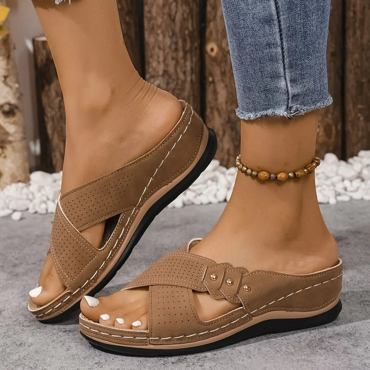 Fiona™ – Ortopediske polstrede kile-sandaler