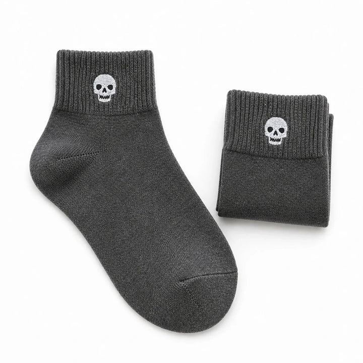 CreepySocks™ –  Skumle Broderte Ribbede Halloween Sokker