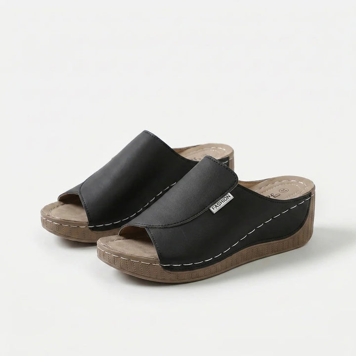 Julie™ – Polstret Bue Støtte Plattform Sandle.