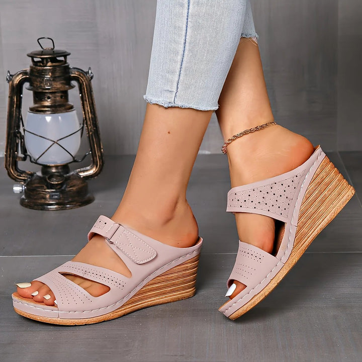 Tone™ – Justerbar Stropp Wedge Hæl Perforerte Sandaler