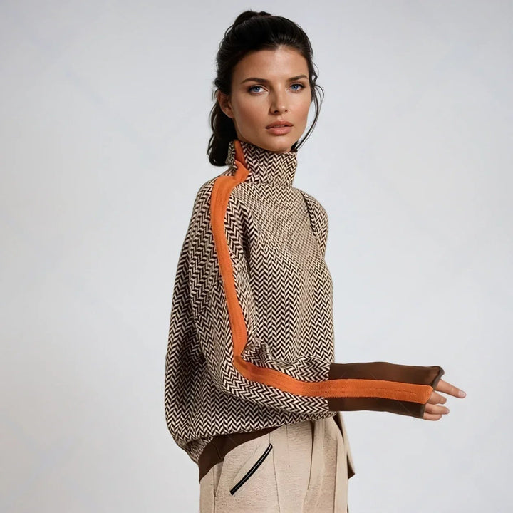 Erica™ – Chevron Turtleneck med Kontraststripe Genser