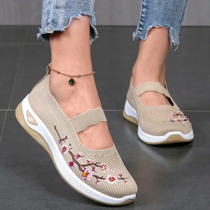 Lara™ – Blomsterbroderte Pustende Mesh Gå-Sneakers