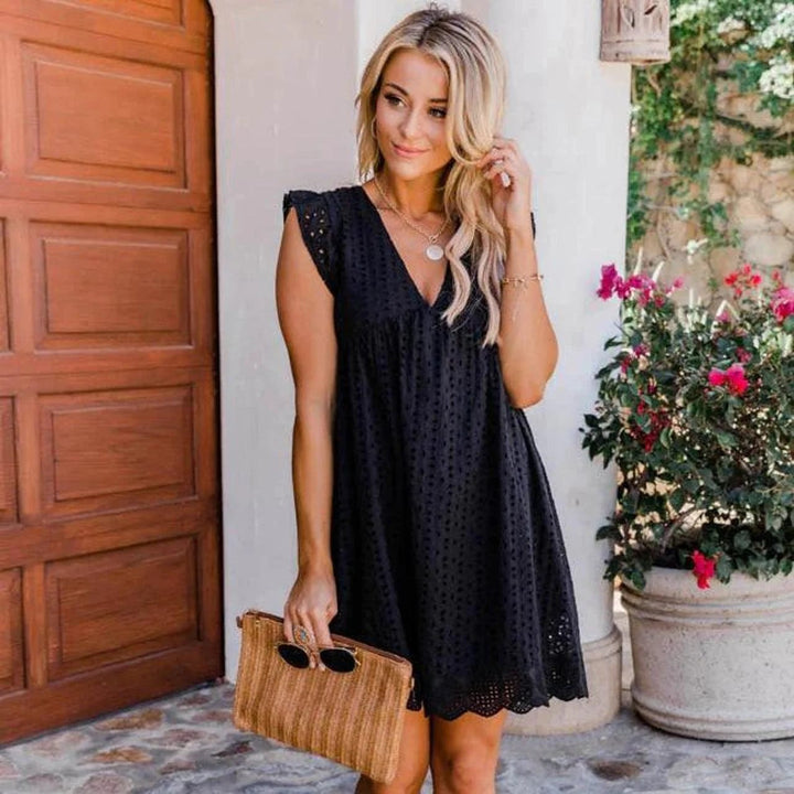 Olivia™ – Eyelet V-hals Boho Mini Kjole