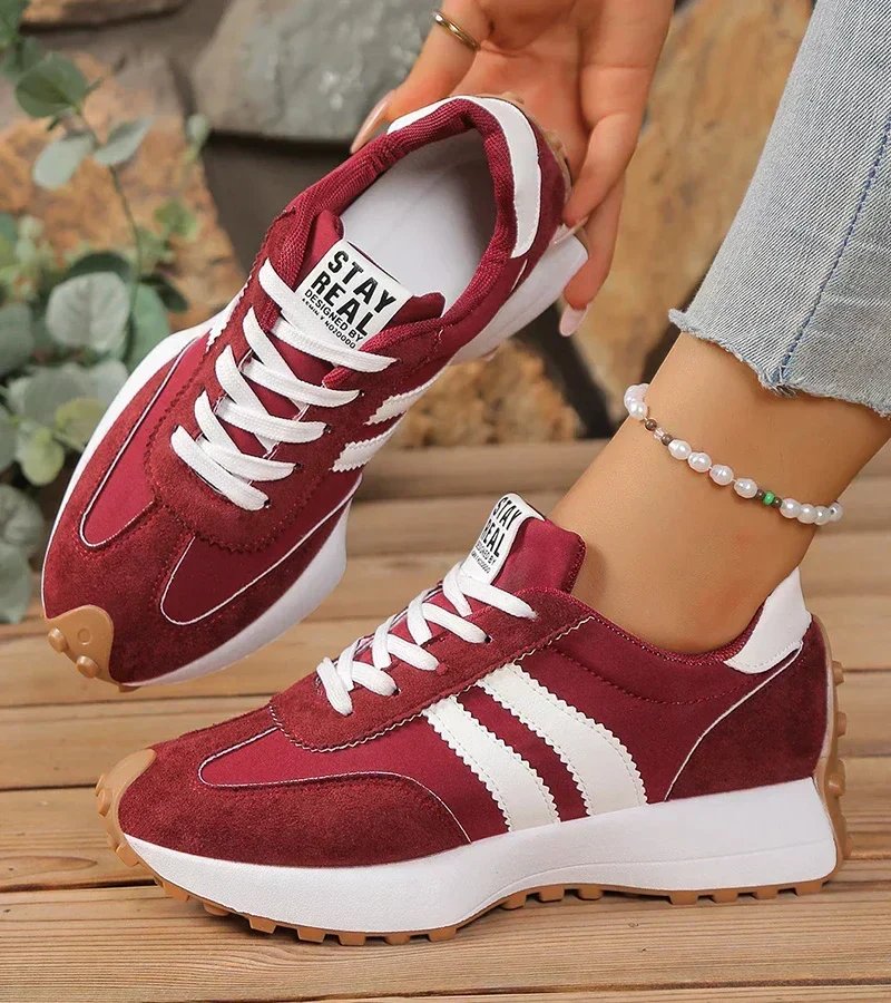 Livia™ – Retro Striped Snøresneakers