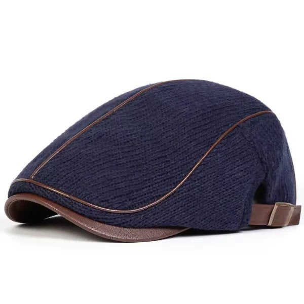 Nelly™ – Justerbar Strikket Flat Cap med Kontrastkant