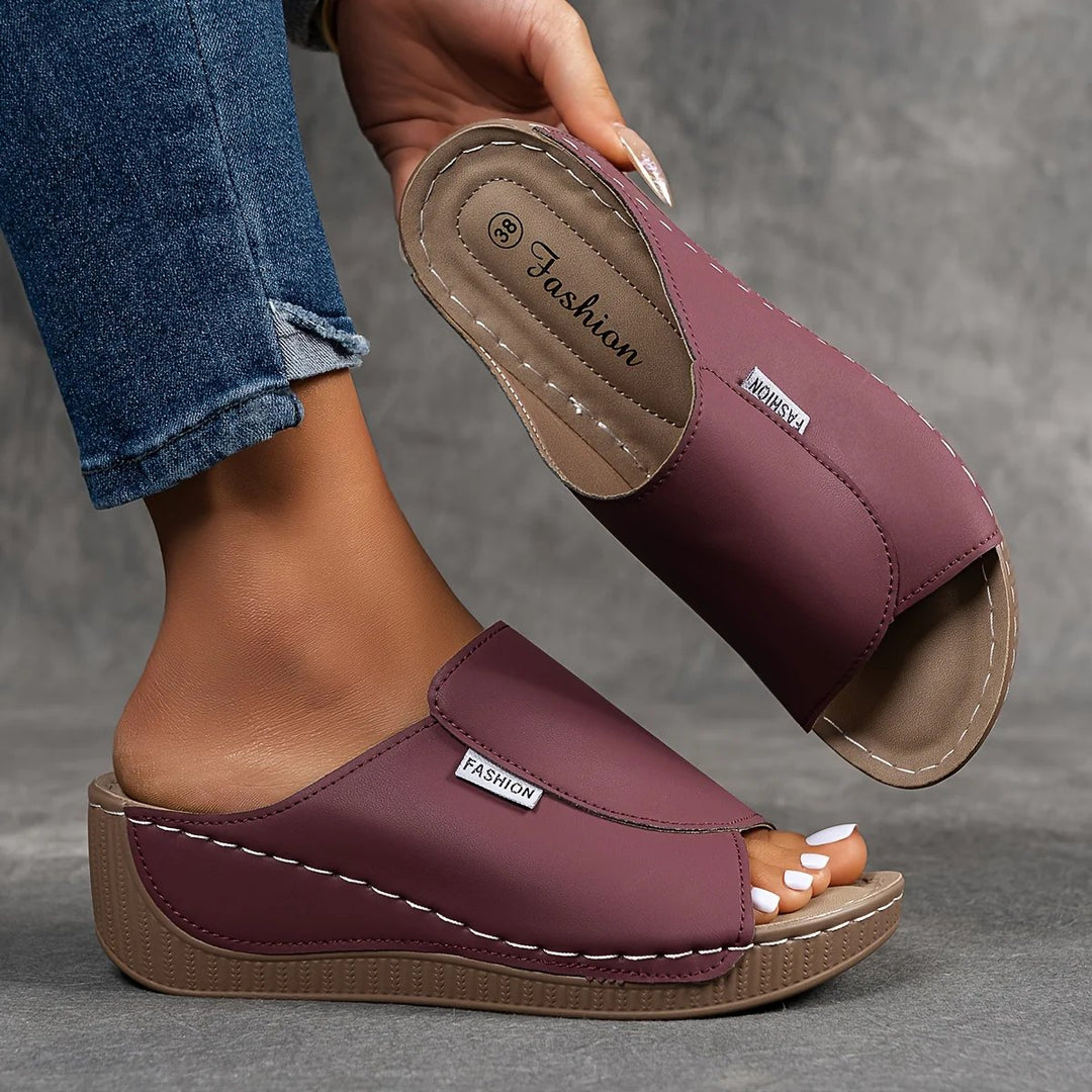 Julie™ – Polstret Bue Støtte Plattform Sandle.