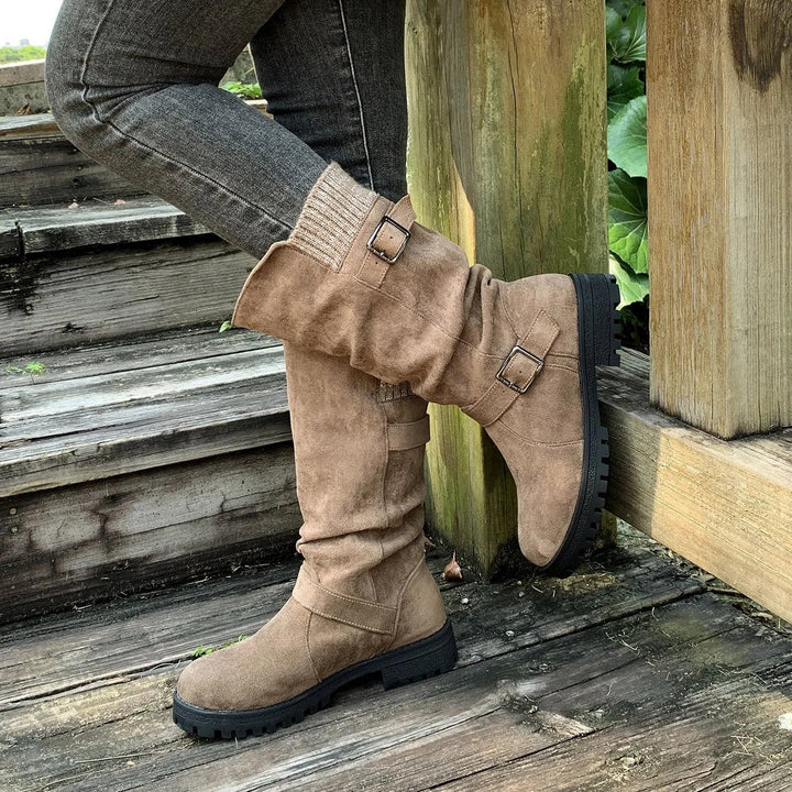 Laila™ – Buckled Mid-Calf Strikkede Mansjettstøvler