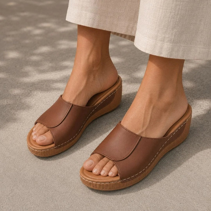 Velora™ – Ortopediske Komfort Kilehæl Sandaler