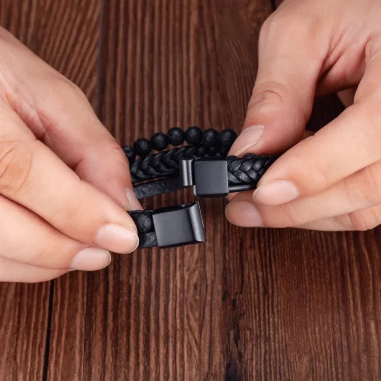 Nina™ – Sett med armbånd med flere strenger og perler