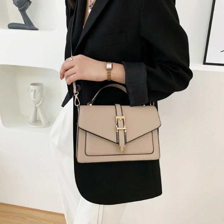 Dagmar™ – Spennefront Strukturert Crossbody Bag