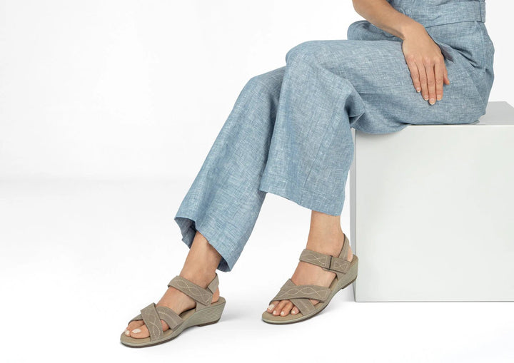 Ingeborg™ – Polstret Hæl Sandaler med Justerbare Remmer