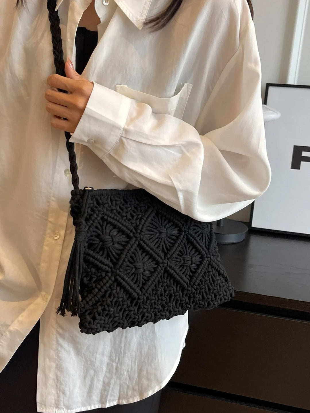 Lara™ – Vevet Makrame Crossbody Bag med Frynse