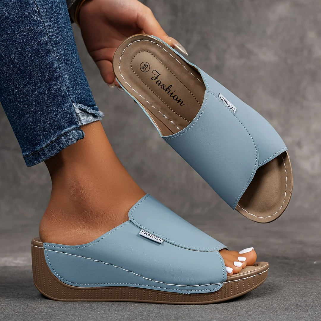 Julie™ – Polstret Bue Støtte Plattform Sandle.
