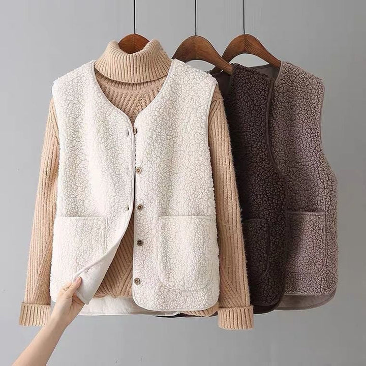 Svanhild™ – Koselig knappfront vest med lommer