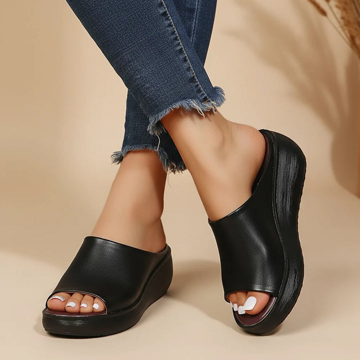 Gry™ – Ortopediske plattform sandaler med slip-on design