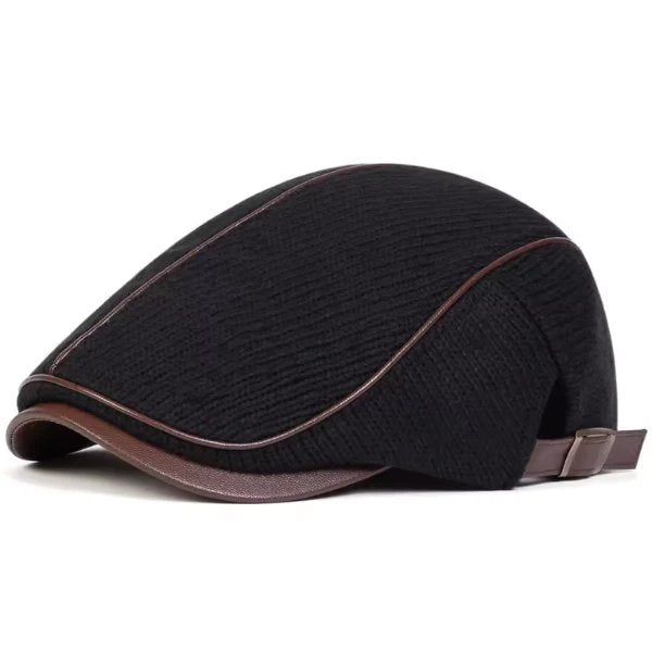 Nelly™ – Justerbar Strikket Flat Cap med Kontrastkant