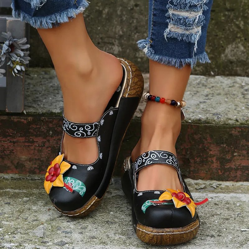 Rosa™ – Håndlagde blomsterbroderte komfortsåler clogs