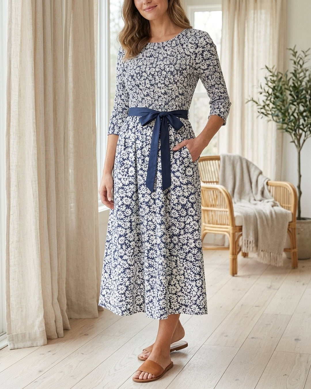 Naomi™ – Blomstertrykt midi-kjole med lommer