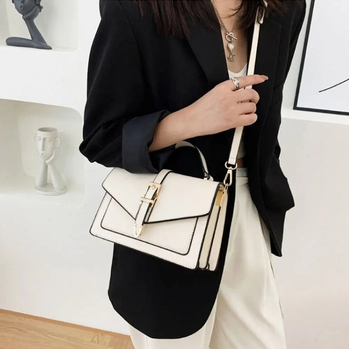 Dagmar™ – Spennefront Strukturert Crossbody Bag