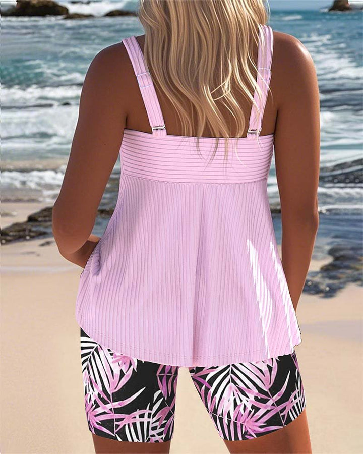 Kathrine™ – Ribbede Tankini-set med tropisk mønster på shortsene