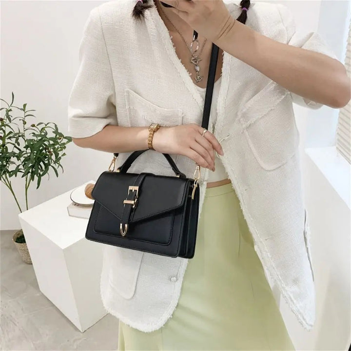 Dagmar™ – Spennefront Strukturert Crossbody Bag