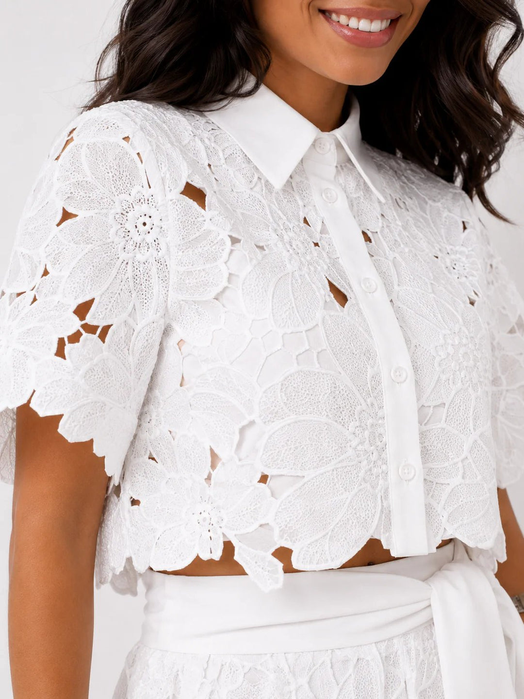 Camille™ – Blondebrodert Crop Top og Vide Bukser Sett