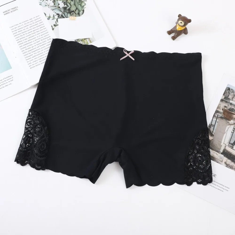 Siri™ – Sømløse Shaping Shorts med Blondekant