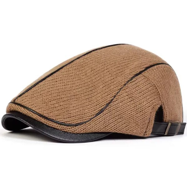 Nelly™ – Justerbar Strikket Flat Cap med Kontrastkant