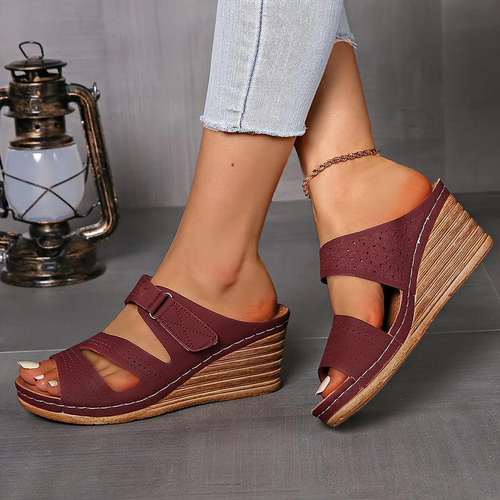 Tone™ – Justerbar Stropp Wedge Hæl Perforerte Sandaler